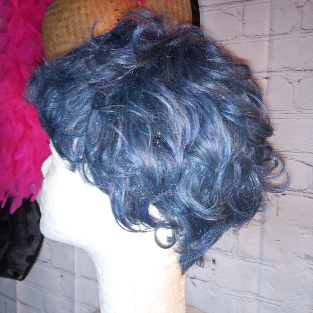 Blue synthetic pixie wig - Picture 2 of 5